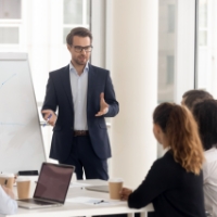  TOTVS acelera la adopción de IA en sistemas de gestión, desarrollo y ventas.